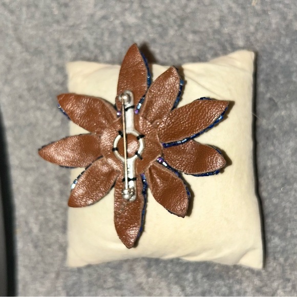 Elegant Purple Beaded Flower Brooch - Picture 8 of 12